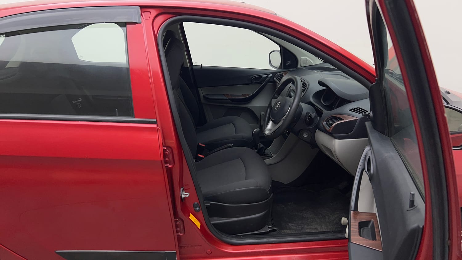 Used 2019 Tata Tiago Revotron XE Petrol Manual interior RIGHT SIDE FRONT DOOR CABIN VIEW