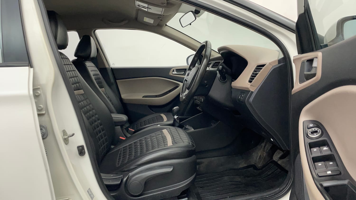 Used 2018 Hyundai Elite i20 Asta 1.2 (O) Petrol Manual interior RIGHT SIDE FRONT DOOR CABIN VIEW