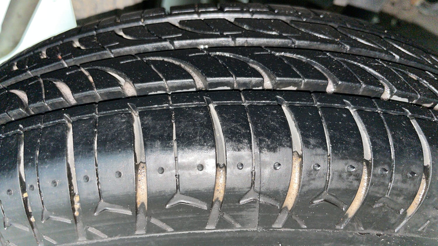 Used 2016 Maruti Suzuki Alto 800 Lxi Petrol Manual tyres RIGHT REAR TYRE TREAD VIEW