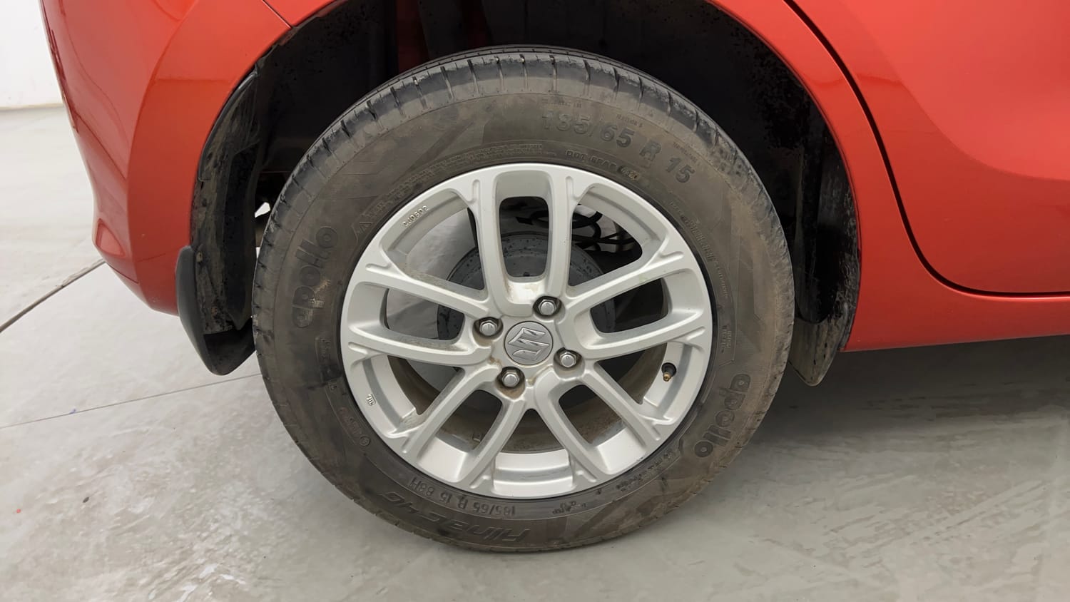 Used 2020 Maruti Suzuki Swift ZXi Petrol Manual tyres RIGHT REAR TYRE RIM VIEW