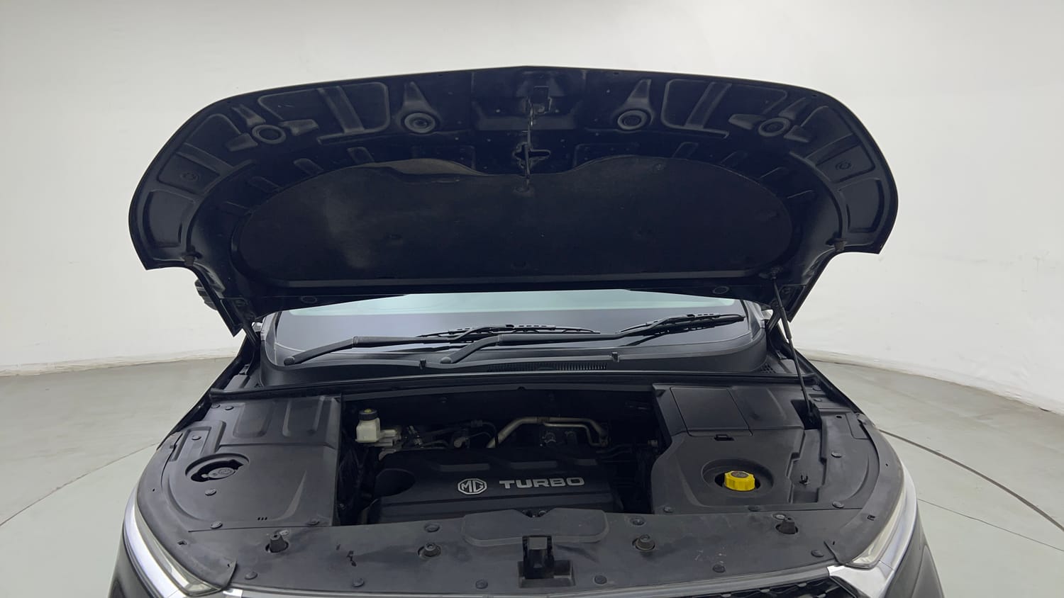 Used 2019 MG Motors Hector Sharp Hybrid 1.5 Petrol Hybrid Manual engine ENGINE & BONNET OPEN FRONT VIEW