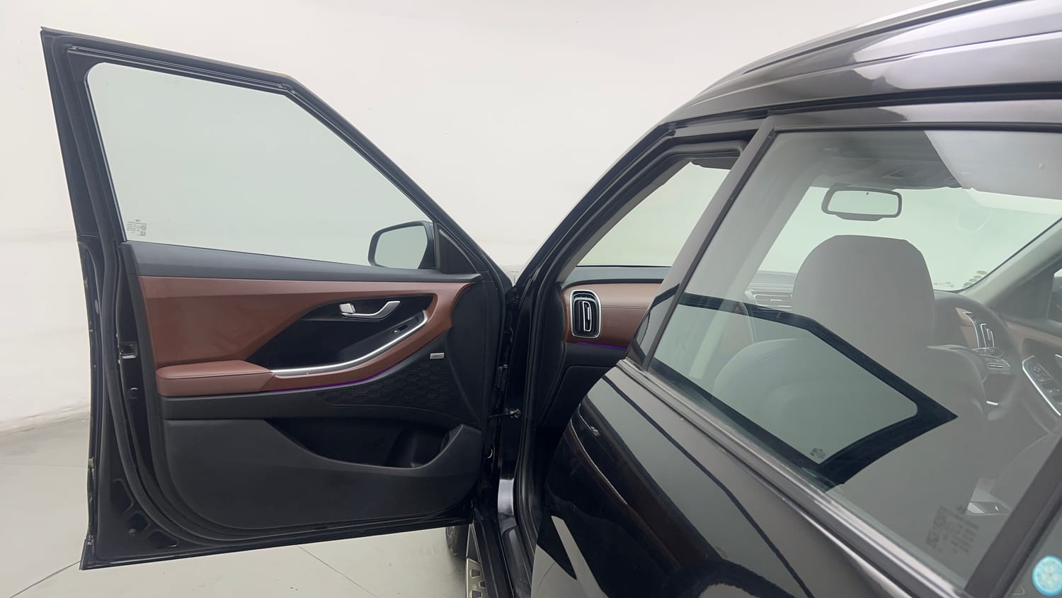 Used 2023 Hyundai Alcazar Signature (O) 7 Seater 1.5 Diesel AT Diesel Automatic interior LEFT FRONT DOOR OPEN VIEW