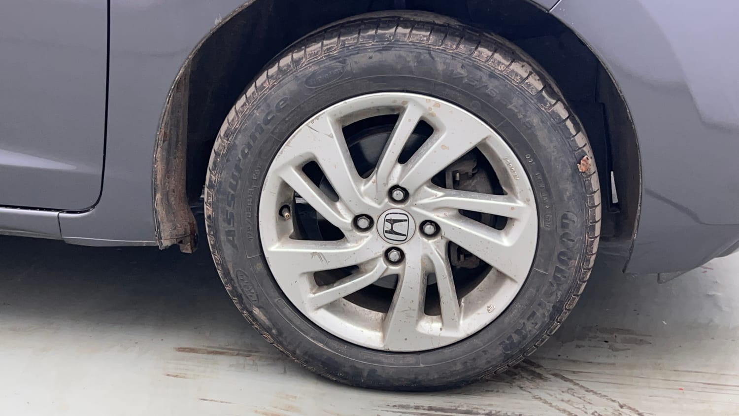 Used 2018 Honda Jazz V Petrol Petrol Manual tyres RIGHT FRONT TYRE RIM VIEW
