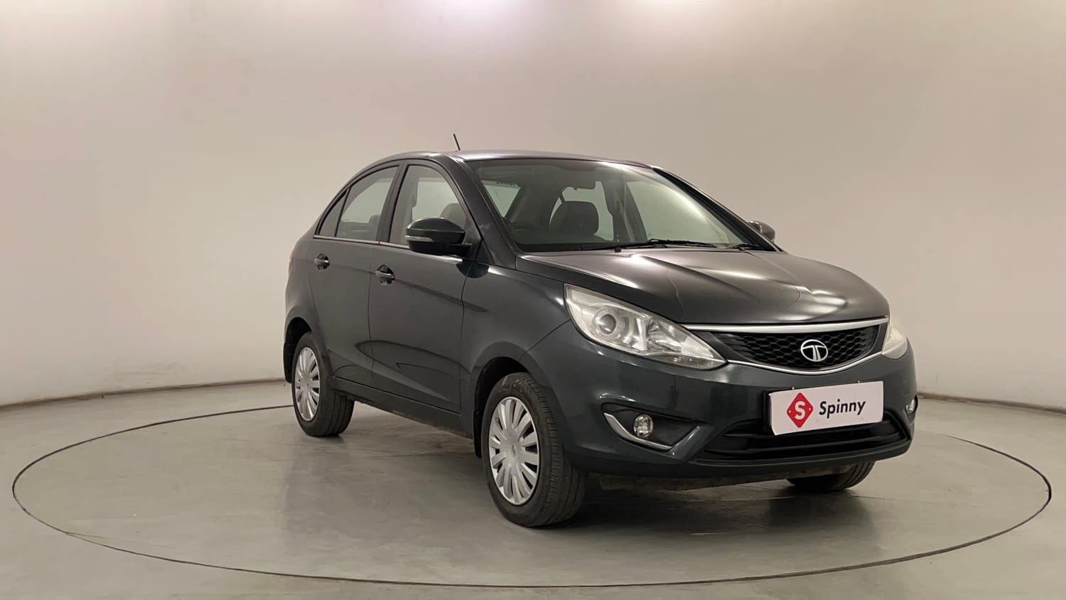 Used 2015 Tata Zest XMS Petrol Petrol Manual exterior RIGHT FRONT CORNER VIEW