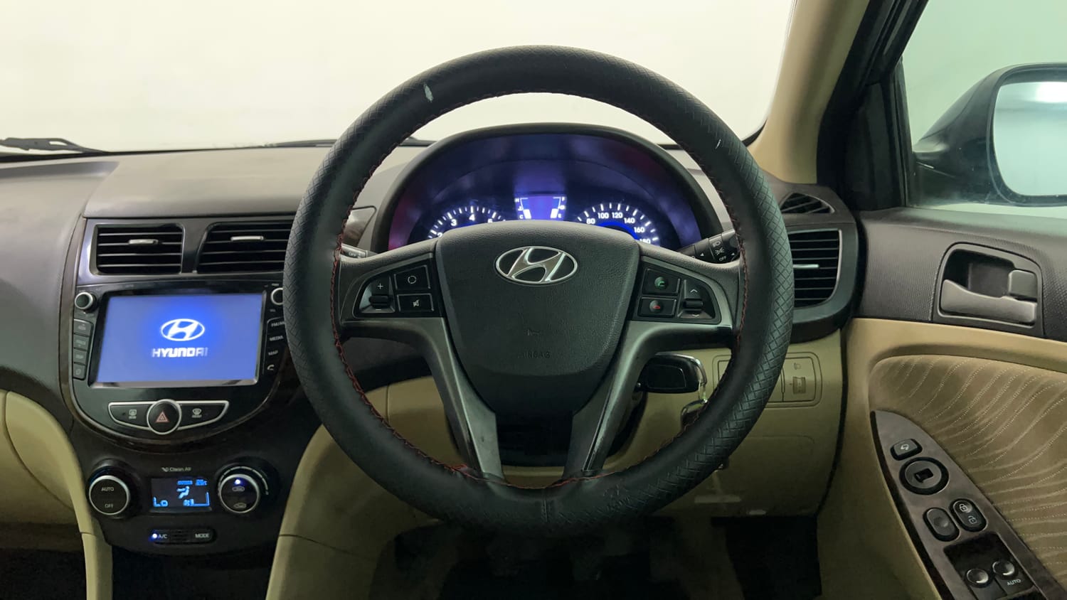 Used 2016 Hyundai Verna 1.6 VTVT SX Petrol Manual interior STEERING VIEW