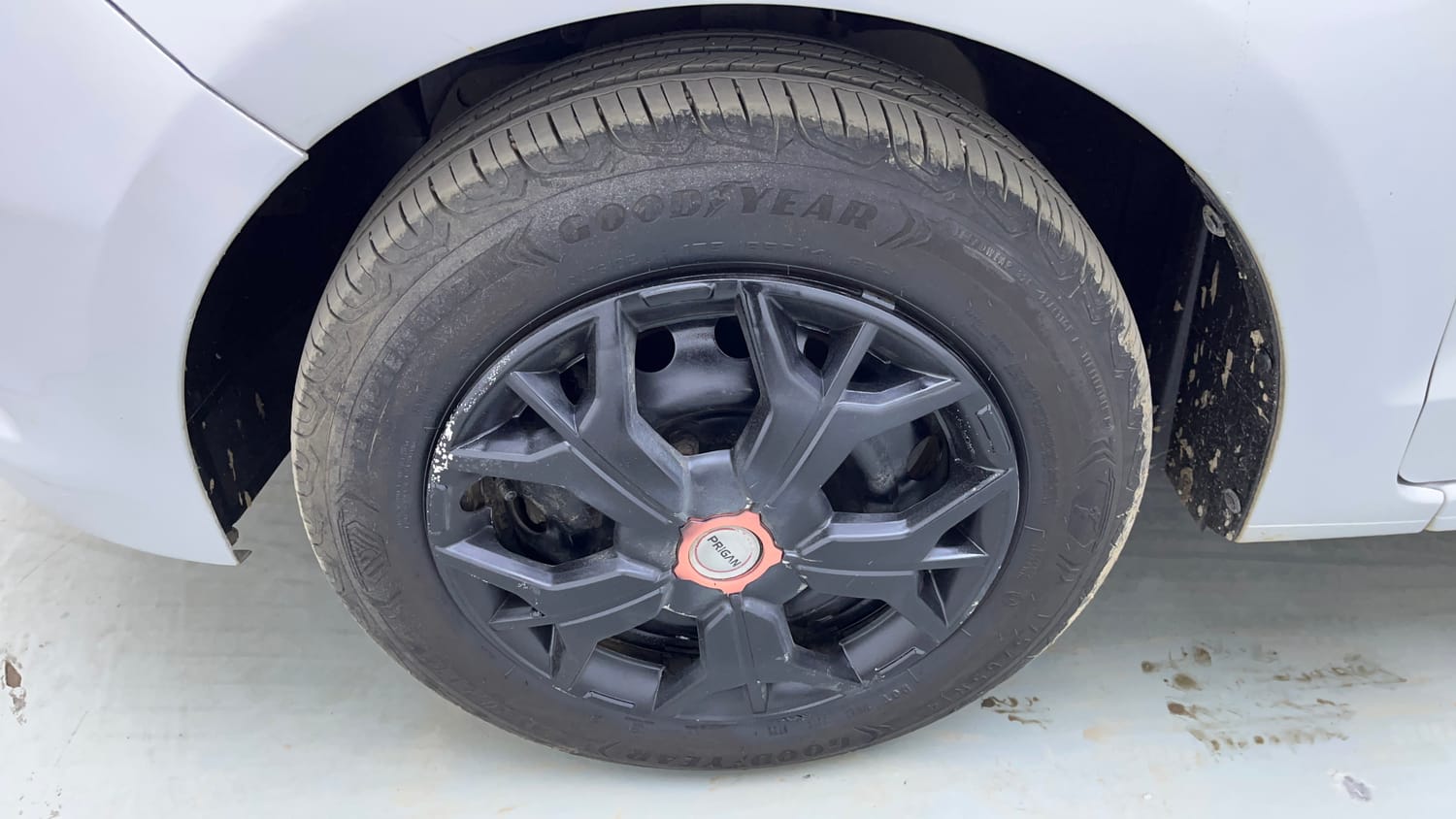 Used 2017 Ford Figo Trend 1.2 Ti-VCT Petrol Manual tyres LEFT FRONT TYRE RIM VIEW