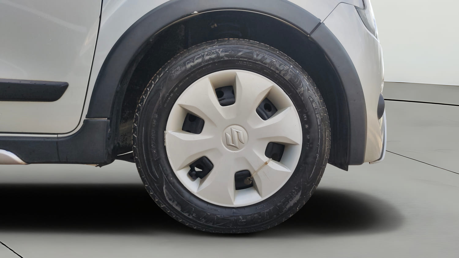 Used 2022 Maruti Suzuki Wagon R ZXi 1.2 Petrol Manual tyres RIGHT FRONT TYRE RIM VIEW