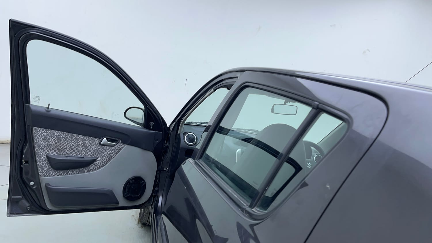 Used 2018 Maruti Suzuki Alto 800 LXi (O) Petrol Manual interior LEFT FRONT DOOR OPEN VIEW