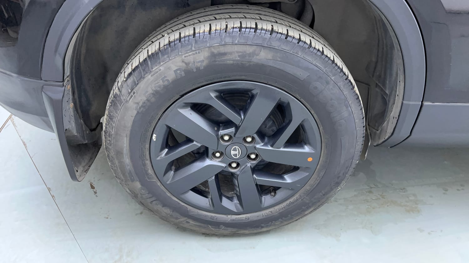 Used 2021 Tata Harrier XZA Plus Dark Edition Diesel Automatic tyres RIGHT REAR TYRE RIM VIEW