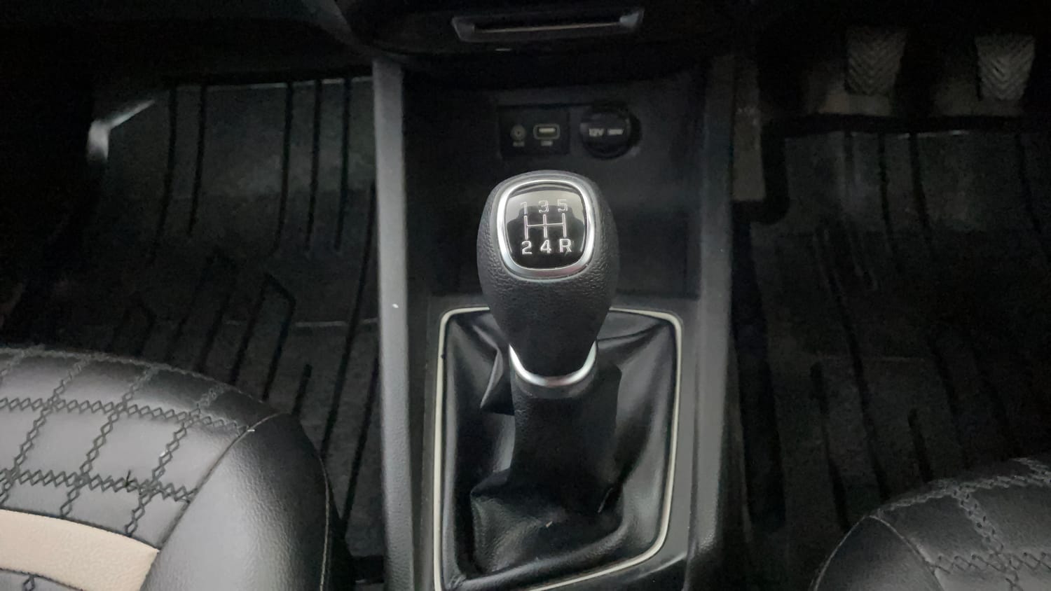 Used 2018 Hyundai Elite i20 Asta 1.2 (O) Petrol Manual interior GEAR  KNOB VIEW