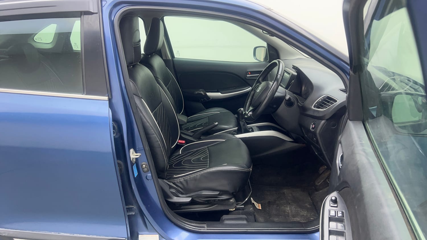 Used 2018 Maruti Suzuki Baleno Zeta 1.2 Petrol Manual interior RIGHT SIDE FRONT DOOR CABIN VIEW