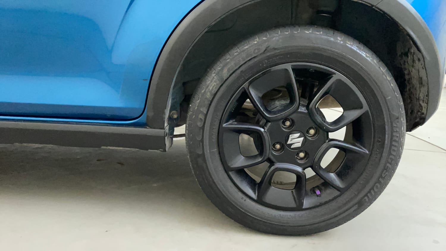 Used 2017 Maruti Suzuki Ignis Alpha 1.2 MT Petrol Manual tyres LEFT REAR TYRE RIM VIEW