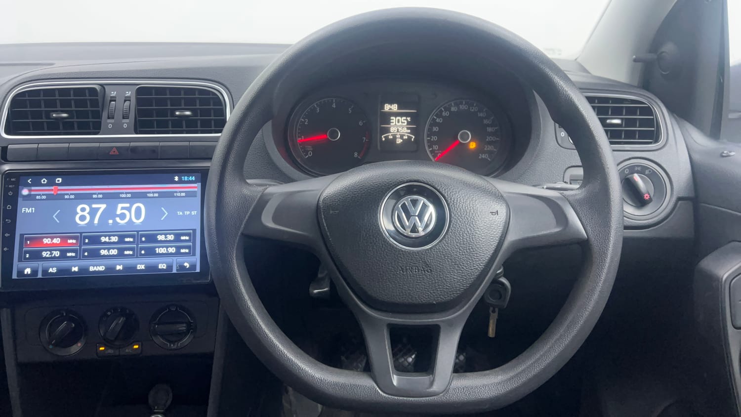 Used 2019 Volkswagen Ameo Trendline 1.0L (P) Petrol Manual interior STEERING VIEW