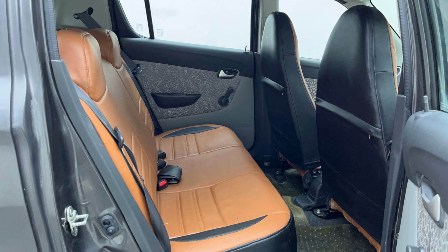 Used 2018 Maruti Suzuki Alto 800 LXi (O) Petrol Manual interior RIGHT SIDE REAR DOOR CABIN VIEW