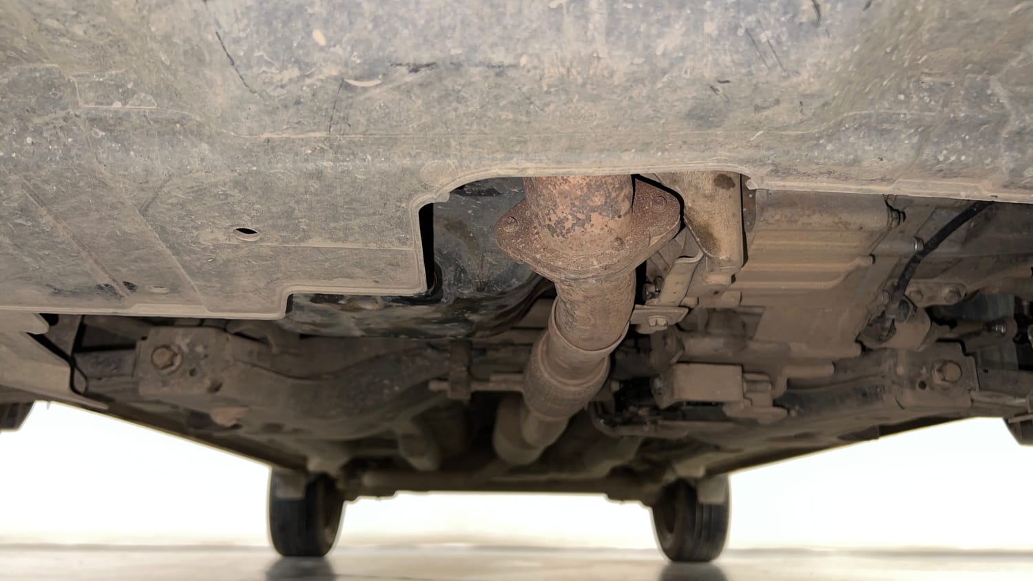 Used 2022 Tata Nexon XMA (S) Petrol Automatic extra FRONT LEFT UNDERBODY VIEW