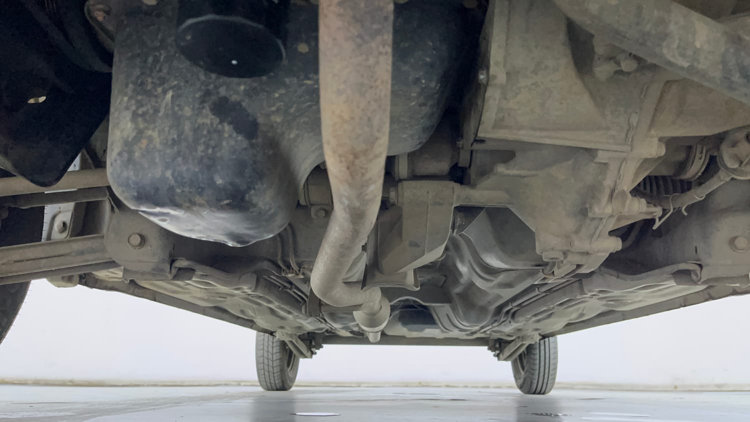 Used 2018 Maruti Suzuki Alto 800 LXi (O) Petrol Manual extra FRONT LEFT UNDERBODY VIEW