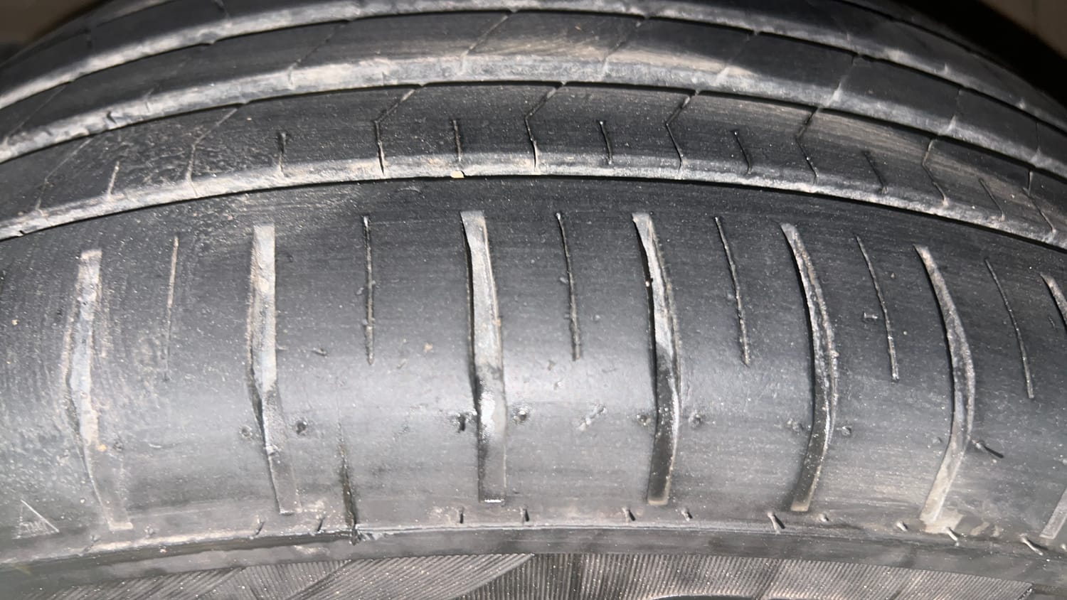 Used 2022 Maruti Suzuki Baleno Alpha MT Petrol Manual tyres LEFT FRONT TYRE TREAD VIEW