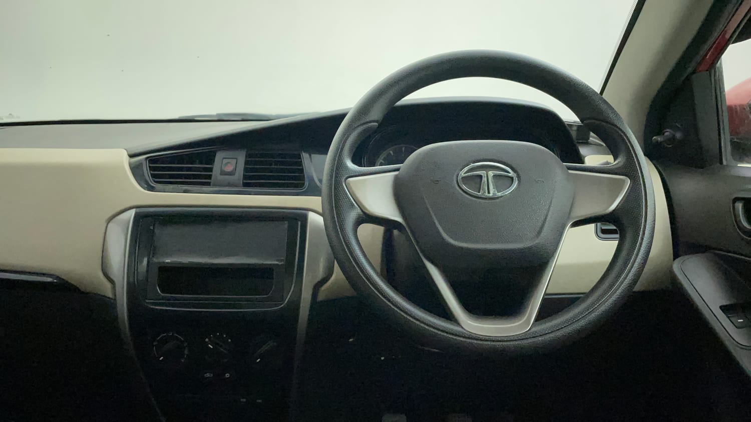 Used 2014 Tata Zest XE Petrol Petrol Manual interior STEERING VIEW