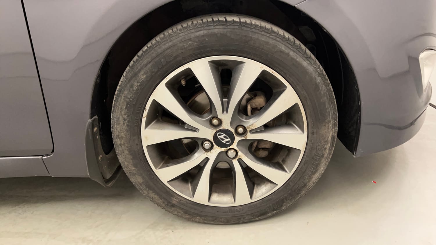 Used 2016 Hyundai Verna 1.6 VTVT SX Petrol Manual tyres RIGHT FRONT TYRE RIM VIEW