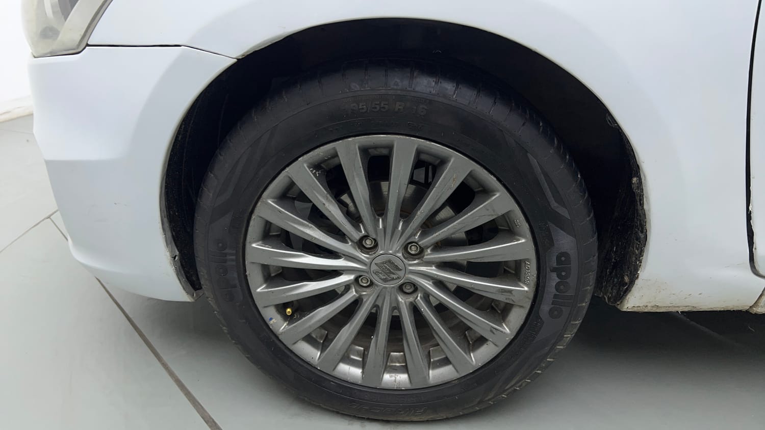 Used 2016 Maruti Suzuki Ciaz ZXI+ AT Petrol Automatic tyres LEFT FRONT TYRE RIM VIEW