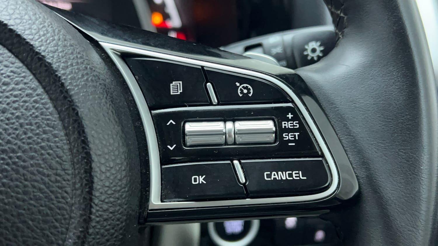 Used 2023 Kia Sonet HTX 1.0 Turbo Petrol DCT Petrol Automatic top_features Cruise control