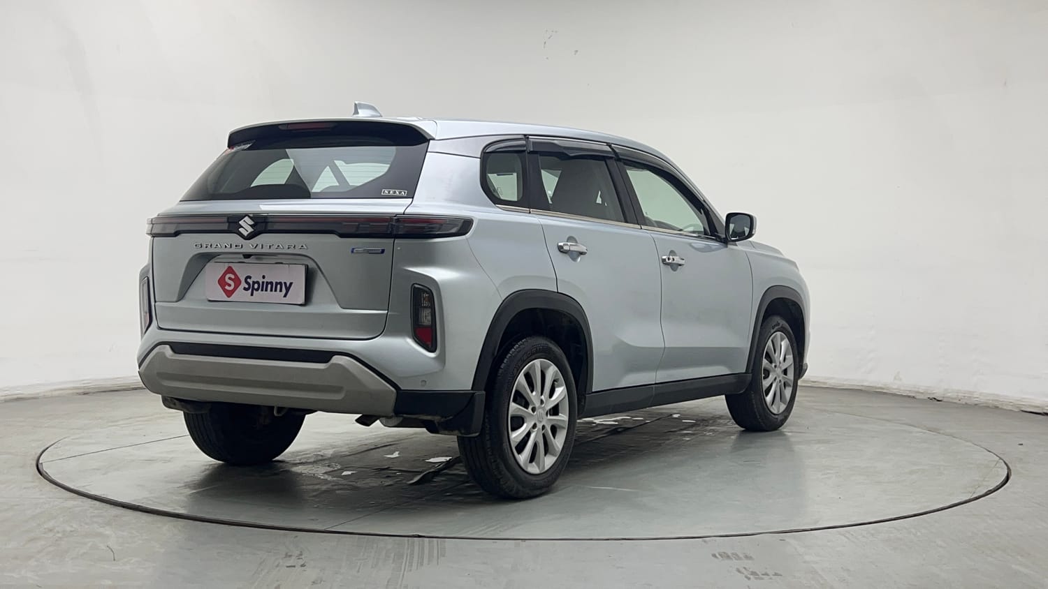 Used 2024 Maruti Suzuki Grand Vitara Delta Smart Hybrid Petrol Manual exterior RIGHT REAR CORNER VIEW