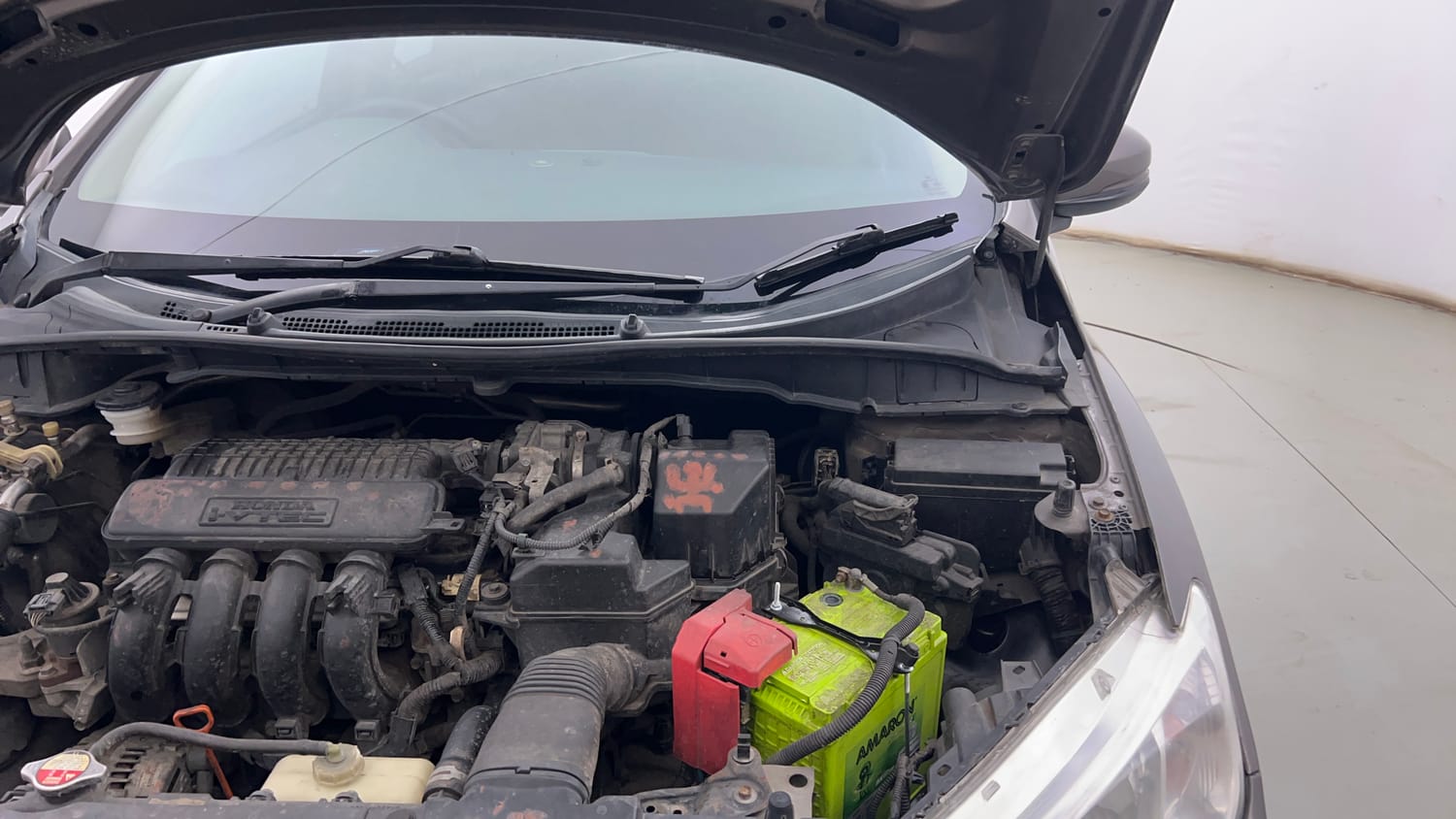 Used 2014 Honda City SV Petrol Manual engine ENGINE LEFT SIDE HINGE & APRON VIEW