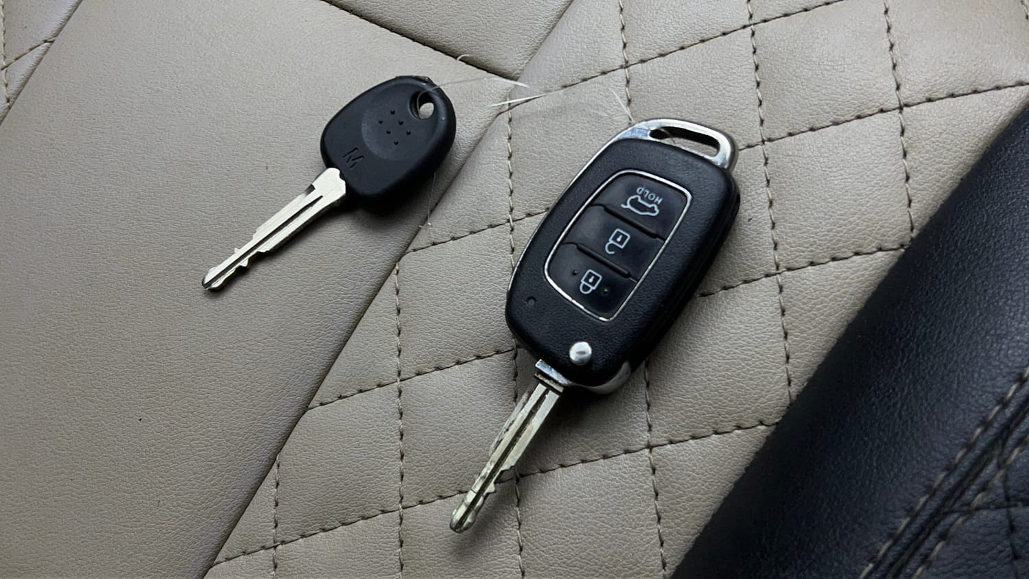 Used 2017 Hyundai Elite i20 Asta 1.2 Petrol Manual extra CAR KEY VIEW