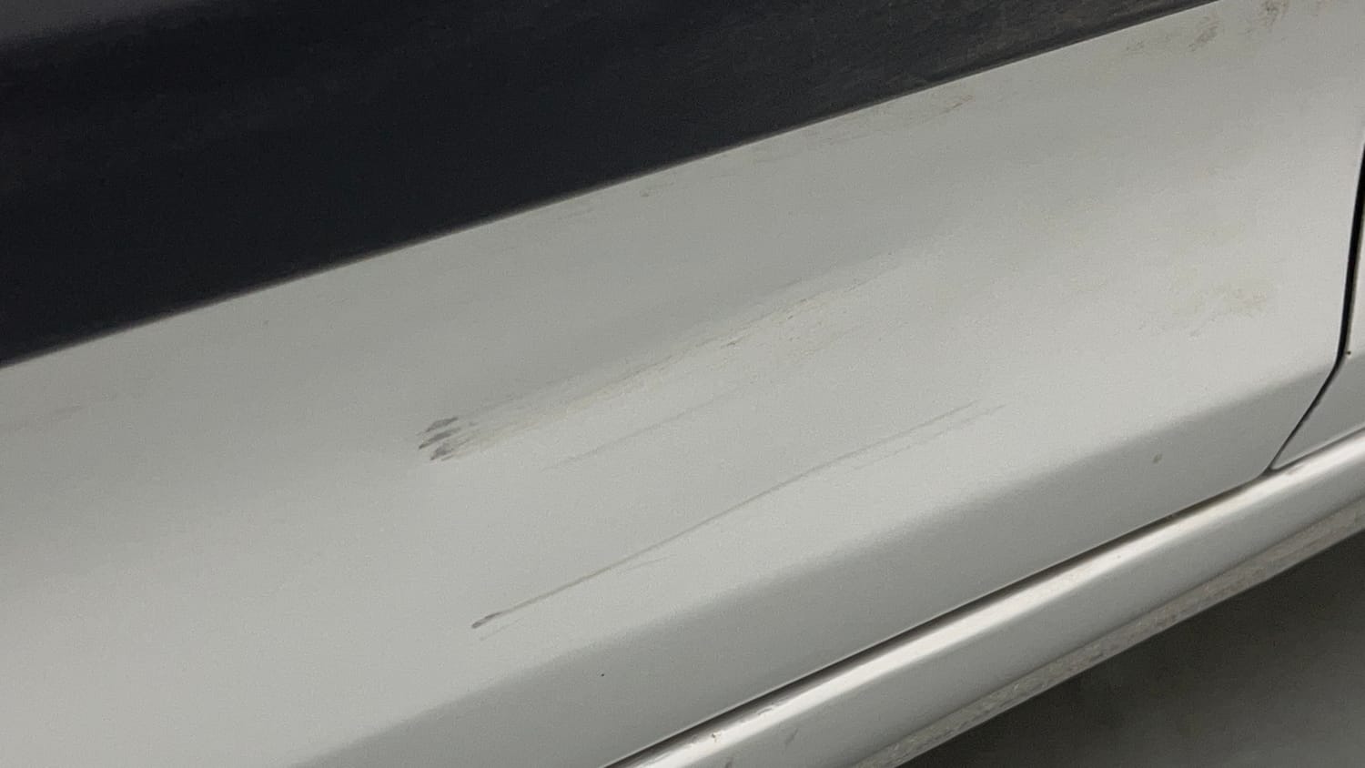 Used 2017 Maruti Suzuki Swift Lxi (O) Petrol Manual dents MINOR SCRATCH