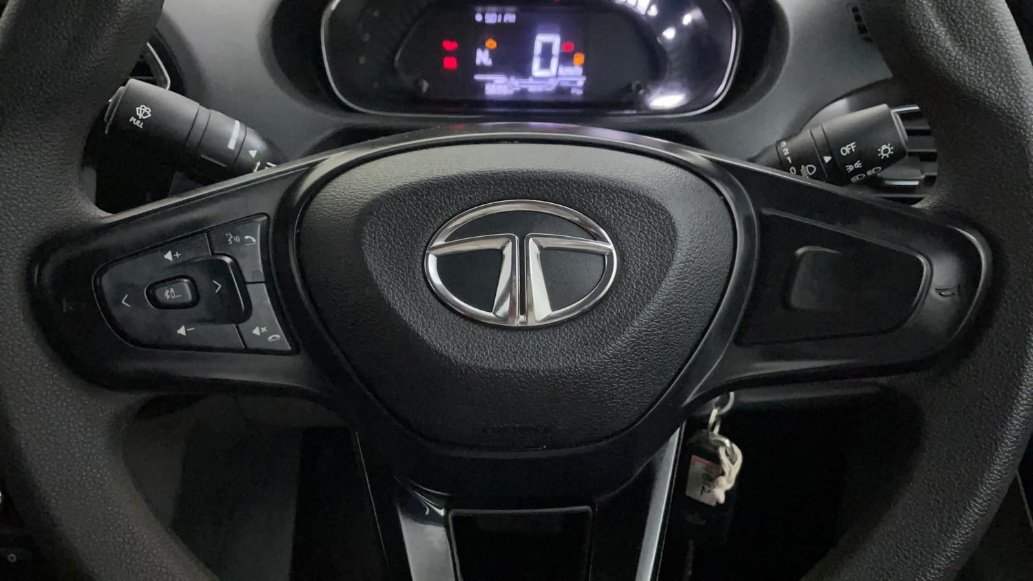 Used 2023 Tata Tiago XTA Petrol Automatic top_features Steering mounted controls