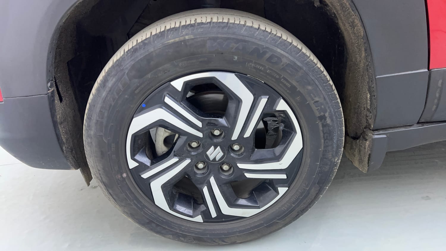 Used 2024 Maruti Suzuki Brezza Zxi Plus Dual Tone Petrol Manual tyres LEFT FRONT TYRE RIM VIEW