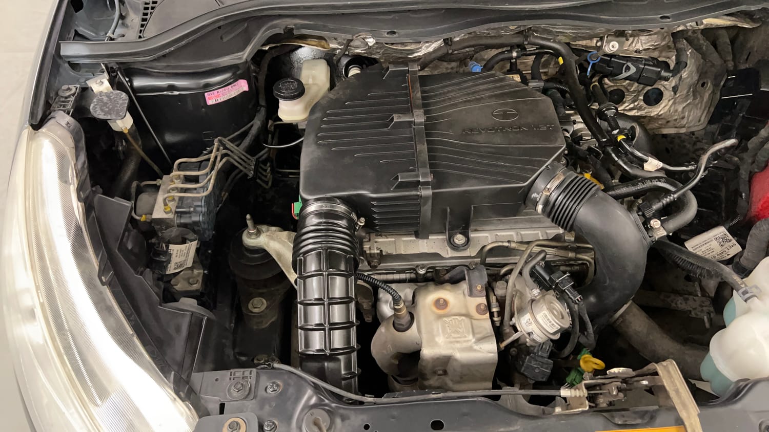 Used 2015 Tata Zest XMS Petrol Petrol Manual engine ENGINE RIGHT SIDE VIEW