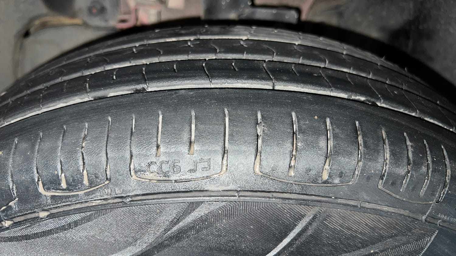 Used 2019 Tata Tiago Revotron XE Petrol Manual tyres LEFT FRONT TYRE TREAD VIEW