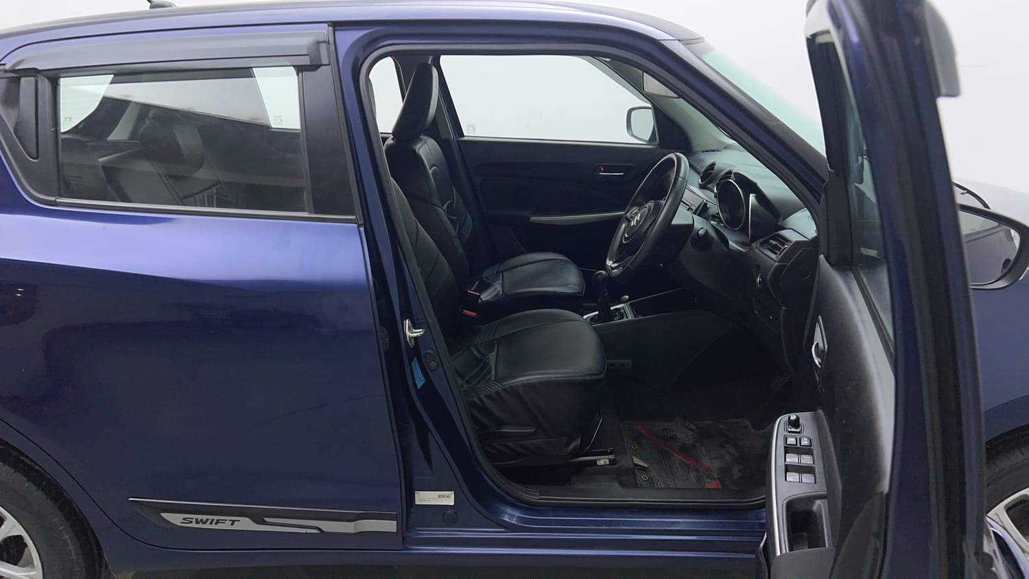 Used 2019 Maruti Suzuki Swift ZXi Petrol Manual interior RIGHT SIDE FRONT DOOR CABIN VIEW