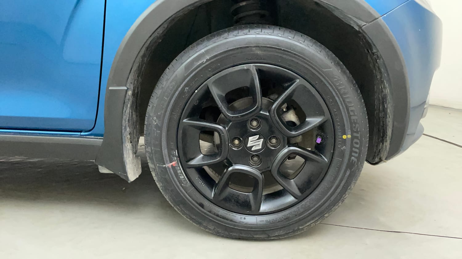 Used 2017 Maruti Suzuki Ignis Alpha 1.2 MT Petrol Manual tyres RIGHT FRONT TYRE RIM VIEW