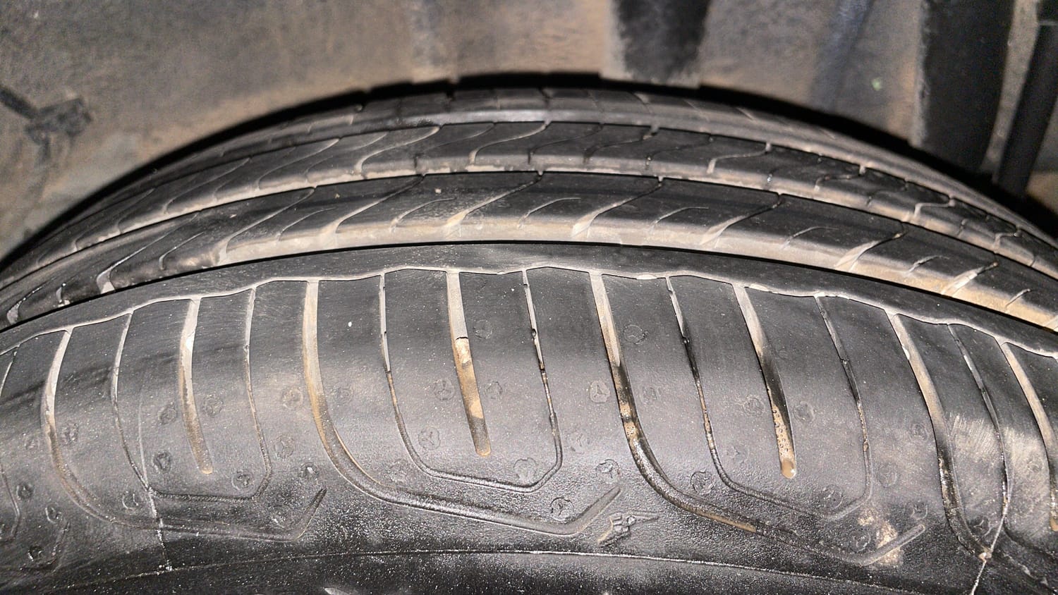Used 2023 Tata Tiago XTA Petrol Automatic tyres LEFT REAR TYRE TREAD VIEW