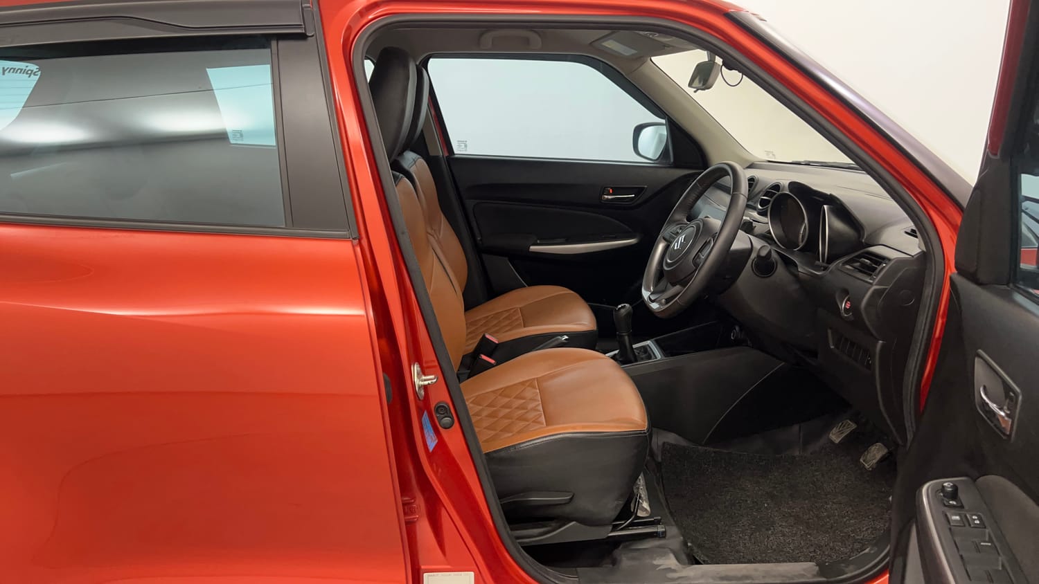 Used 2020 Maruti Suzuki Swift ZXi Petrol Manual interior RIGHT SIDE FRONT DOOR CABIN VIEW