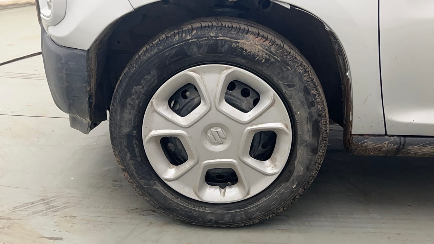 Used 2023 Maruti Suzuki S-Presso VXi Petrol Manual tyres LEFT FRONT TYRE RIM VIEW
