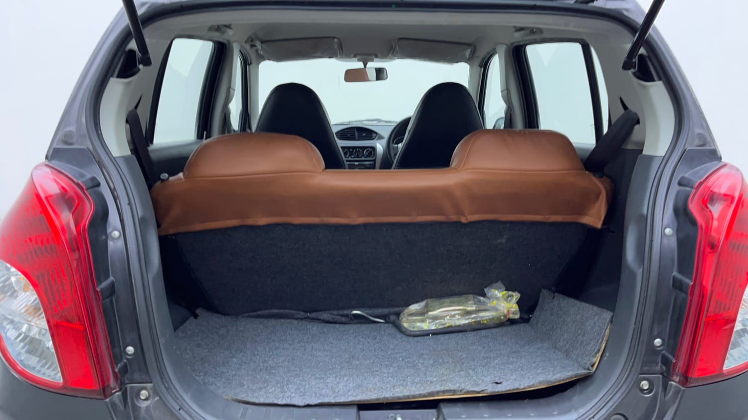 Used 2018 Maruti Suzuki Alto 800 LXi (O) Petrol Manual interior DICKY INSIDE VIEW