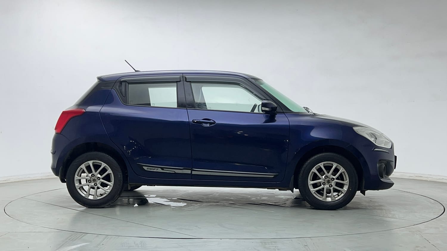 Used 2019 Maruti Suzuki Swift ZXi Petrol Manual exterior RIGHT SIDE VIEW