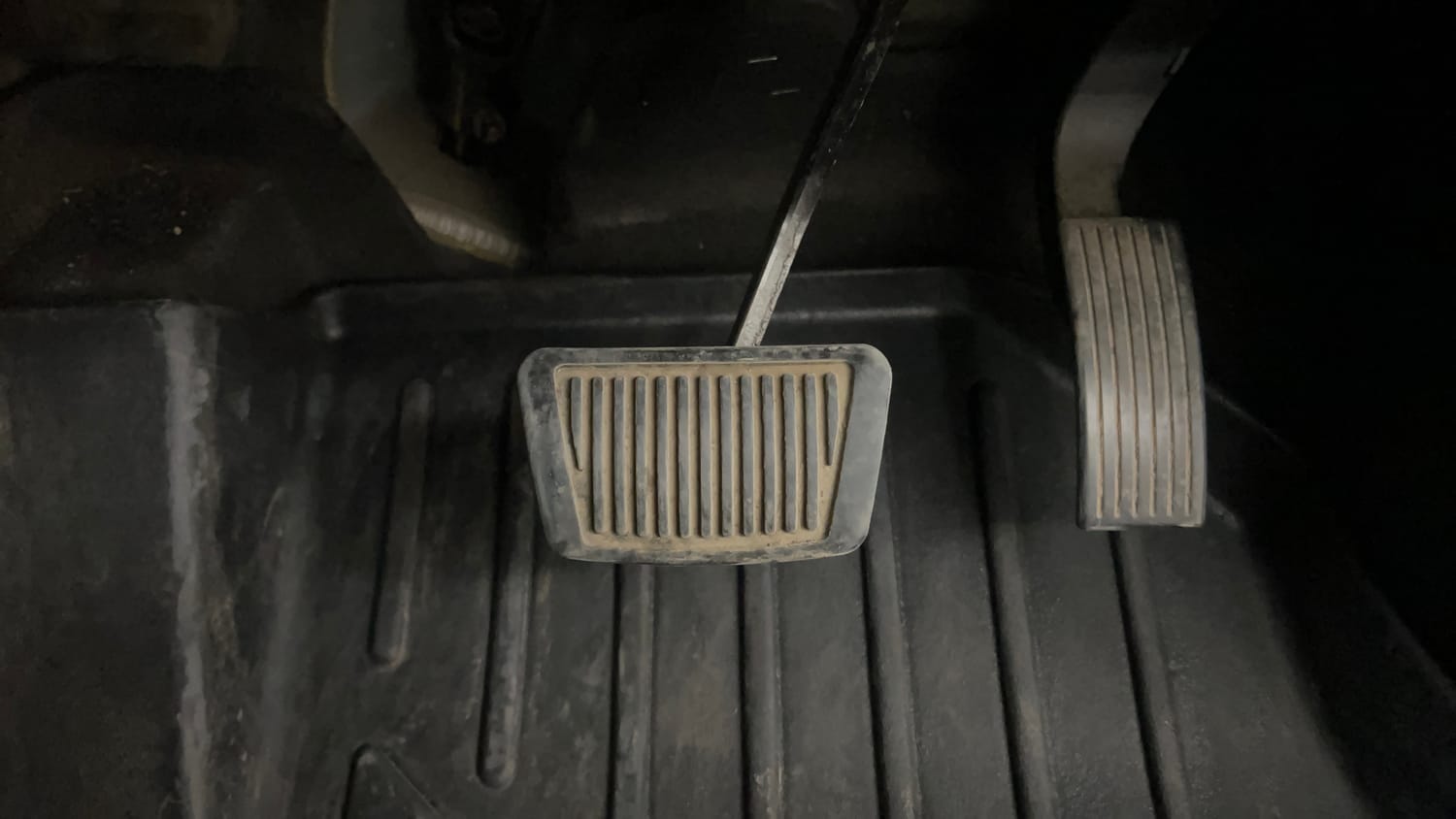 Used 2023 Kia Sonet HTX 1.0 DCT Petrol Automatic interior PEDALS VIEW