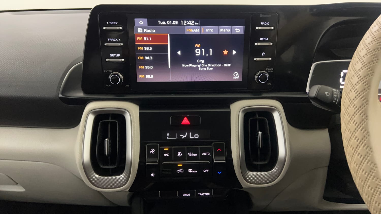 Used 2023 Kia Sonet HTX 1.0 DCT Petrol Automatic interior MUSIC SYSTEM & AC CONTROL VIEW