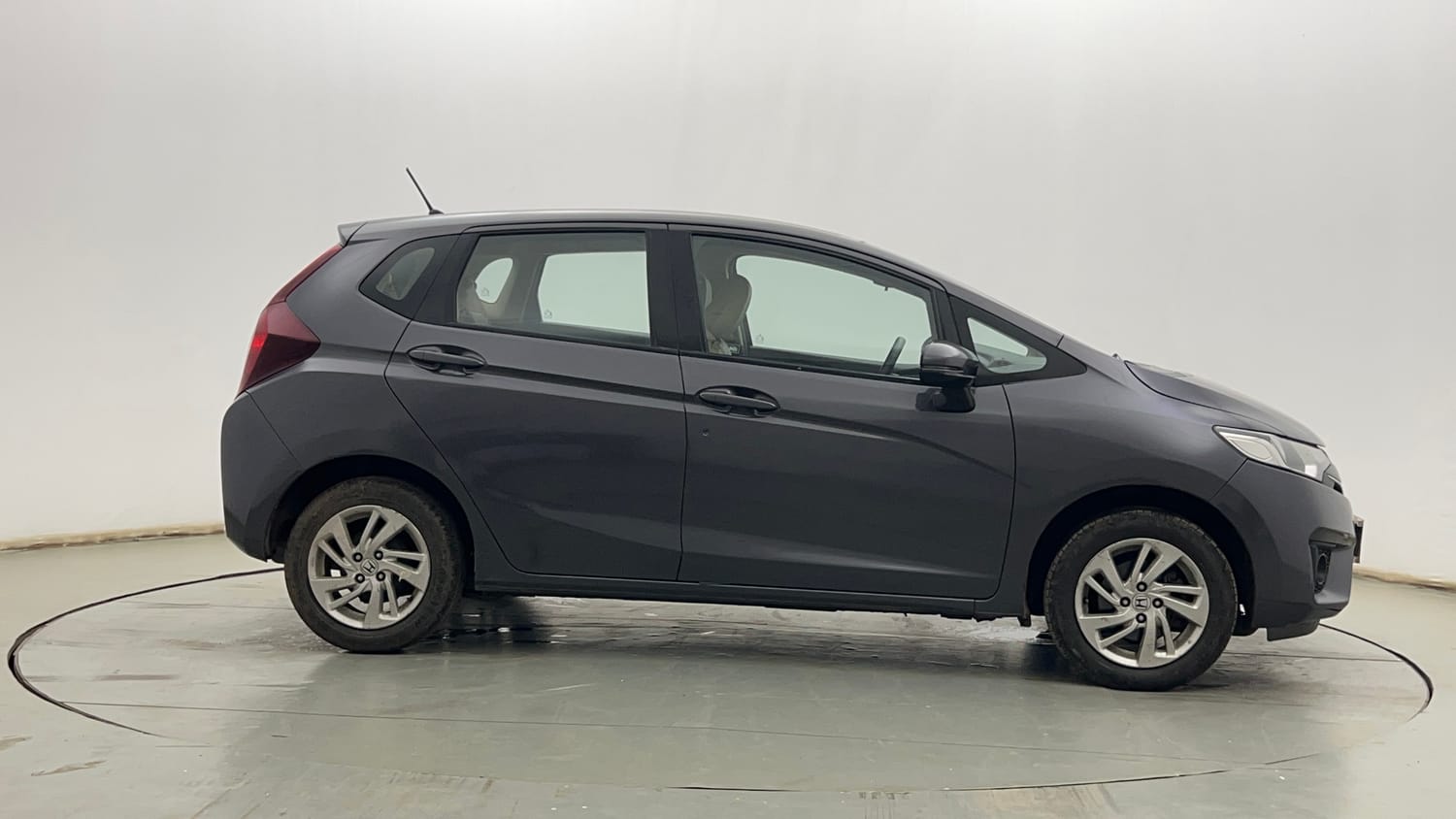 Used 2018 Honda Jazz V Petrol Petrol Manual exterior RIGHT SIDE VIEW