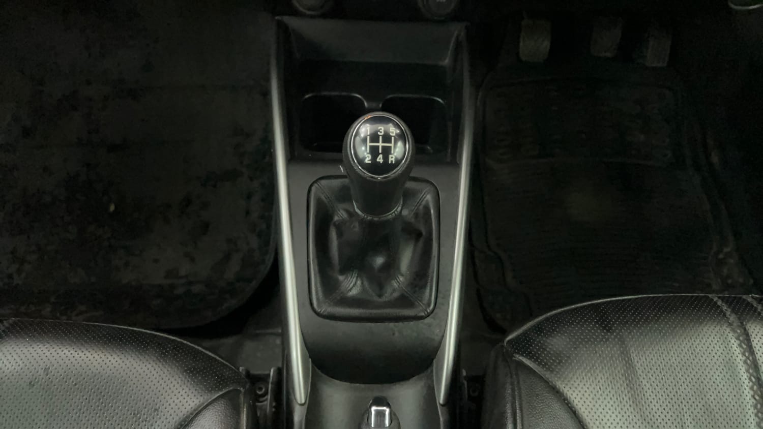 Used 2022 Maruti Suzuki Baleno Alpha MT Petrol Manual interior GEAR  KNOB VIEW