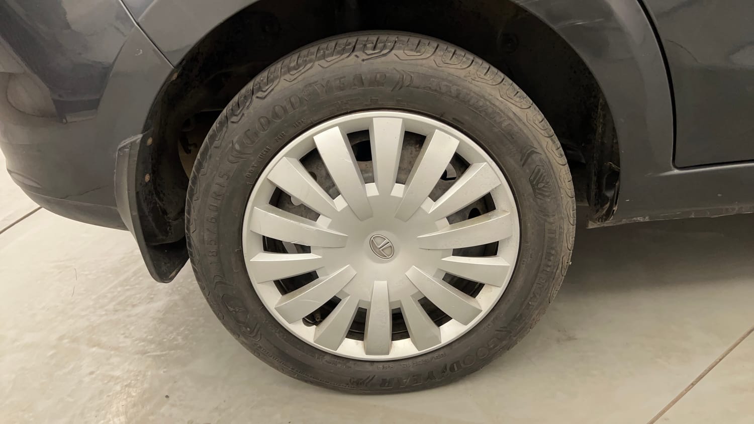 Used 2015 Tata Zest XMS Petrol Petrol Manual tyres RIGHT REAR TYRE RIM VIEW