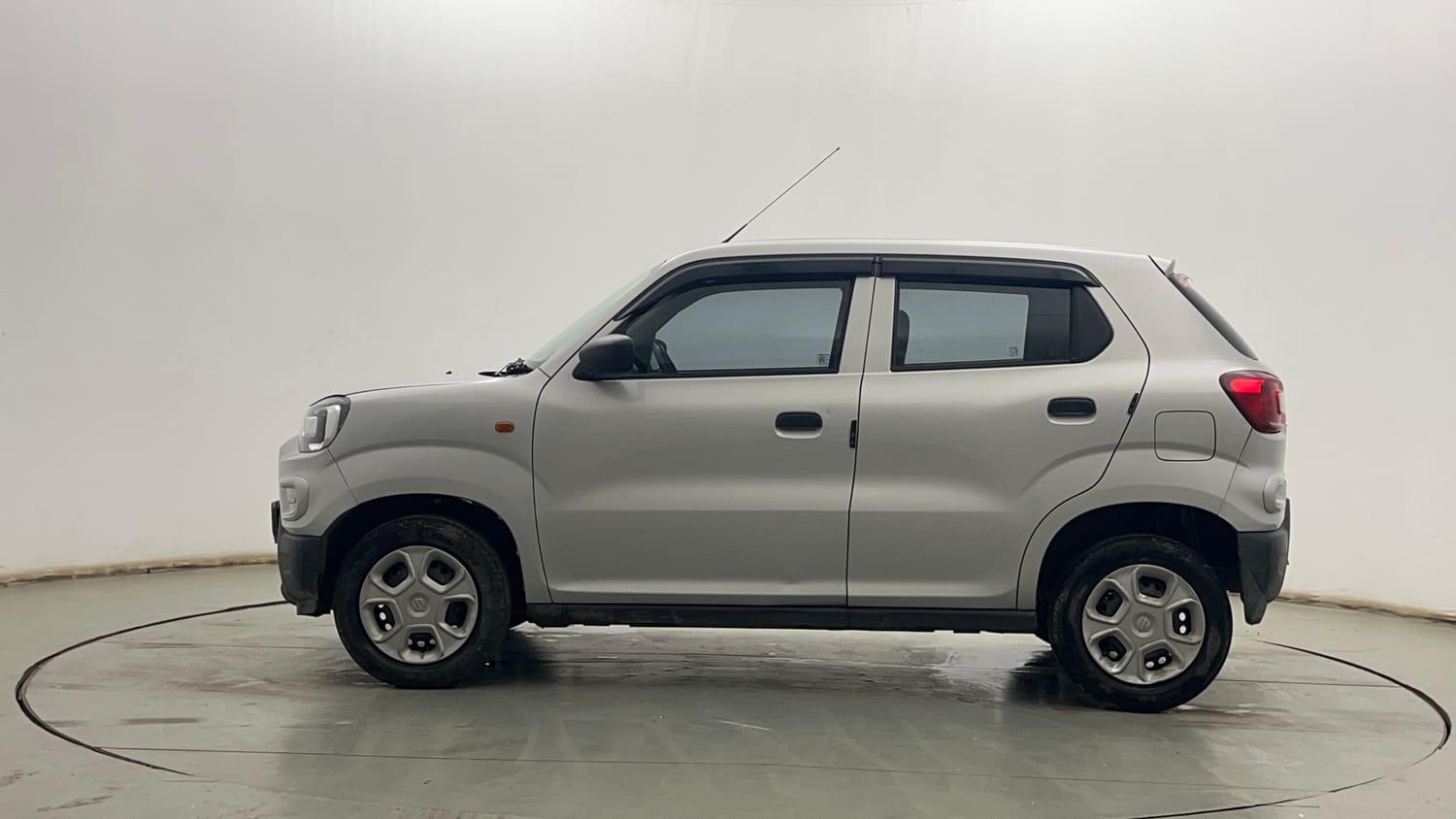 Used 2023 Maruti Suzuki S-Presso VXi Petrol Manual exterior LEFT SIDE VIEW