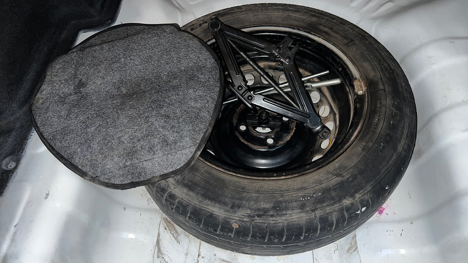 Used 2022 Hyundai Aura S 1.2 Petrol Petrol Manual tyres SPARE TYRE VIEW