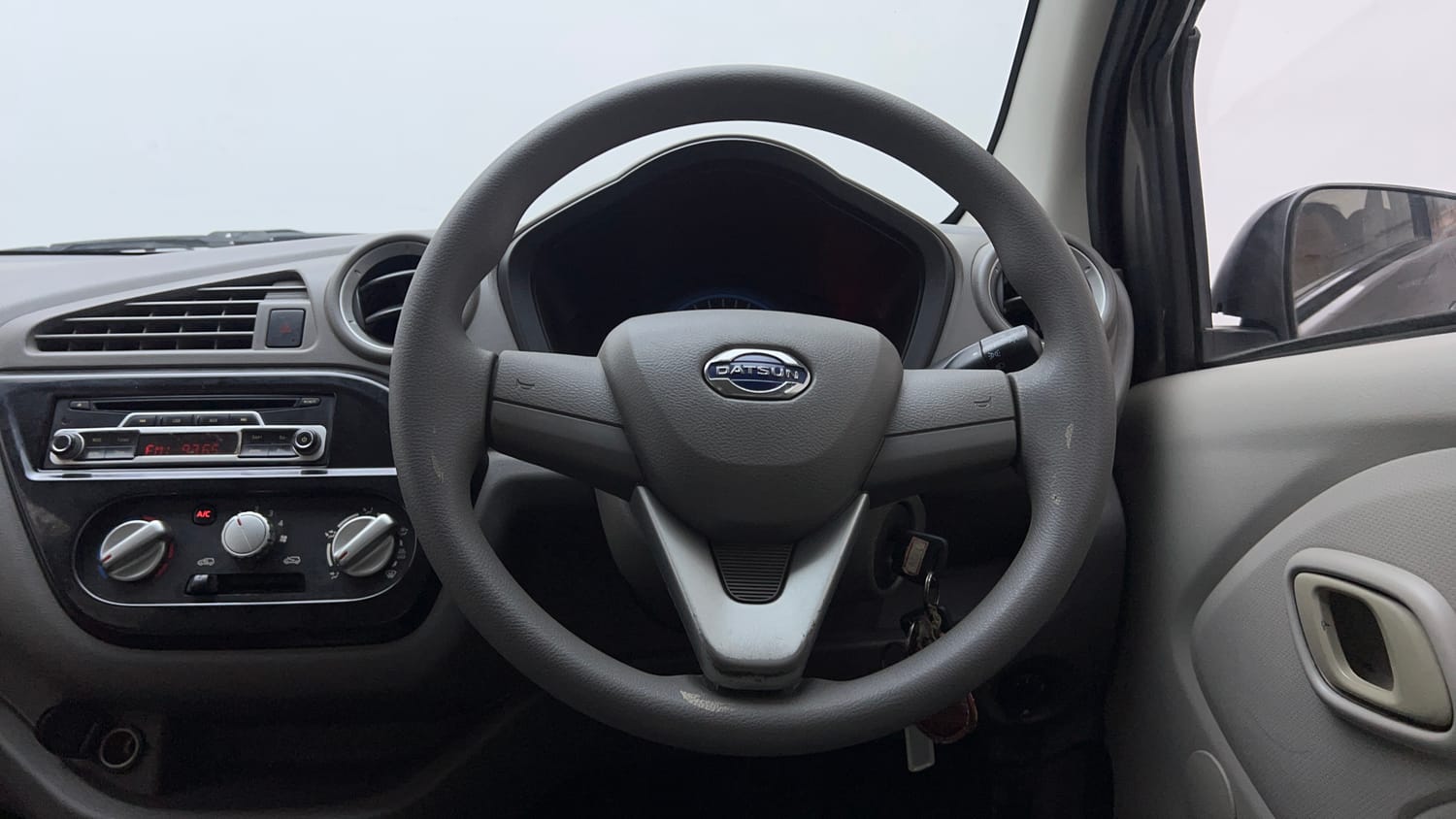 Used 2017 Datsun Redi-GO T (O) Petrol Manual interior STEERING VIEW