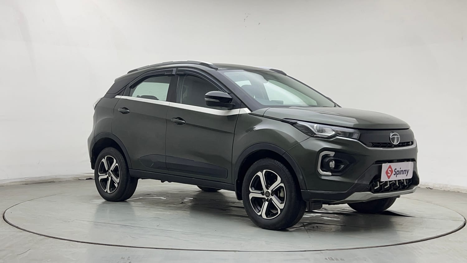 Used 2021 Tata Nexon XZA Plus Petrol Automatic exterior RIGHT FRONT CORNER VIEW