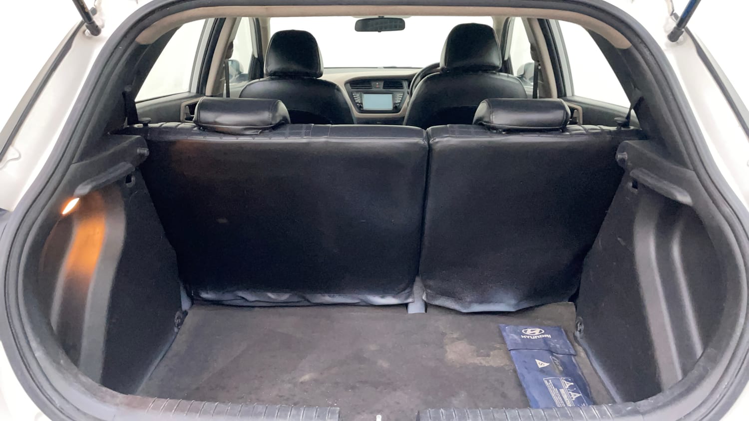 Used 2018 Hyundai Elite i20 Asta 1.2 (O) Petrol Manual interior DICKY INSIDE VIEW